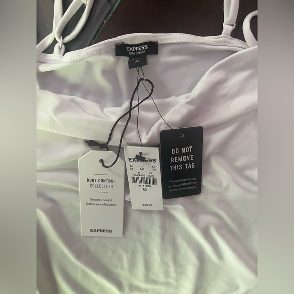 Express Body contour compression bodysuit - Picture 1 of 3